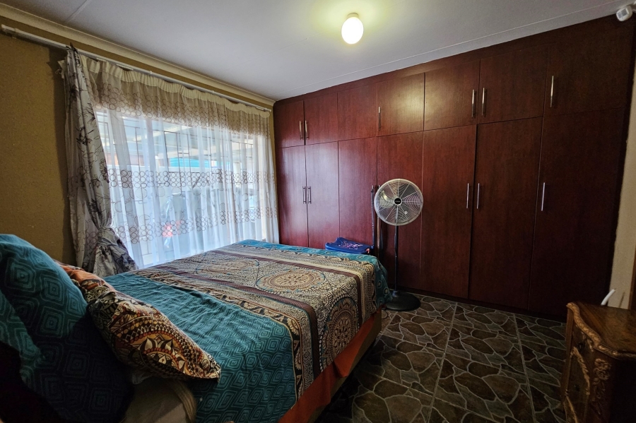 To Let 3 Bedroom Property for Rent in Tlhabane West North West